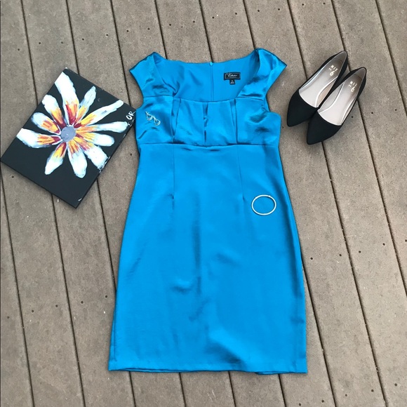 Dress Barn Dresses & Skirts - FLATTERING DRESS - Ocean Blue